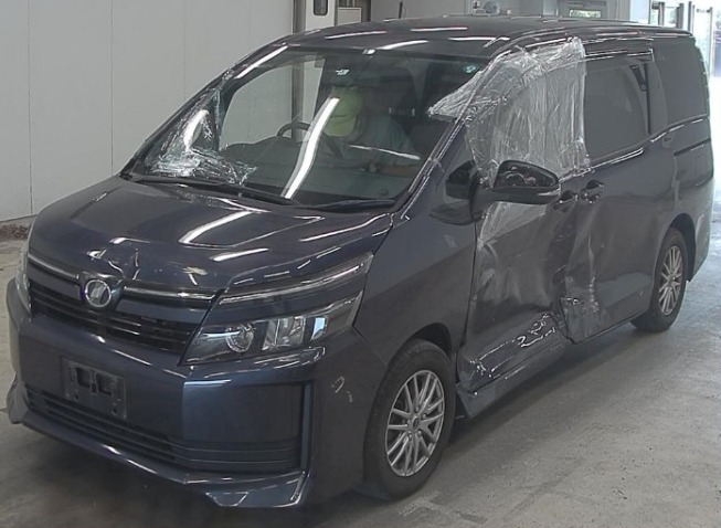 TOYOTA VOXY X